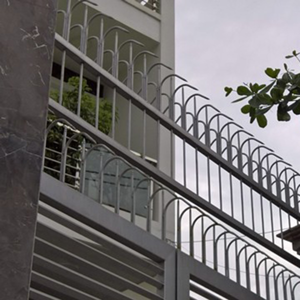 Hàng rào sắt hộp mũi giáo