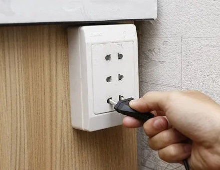 Ổ cắm điện nổi